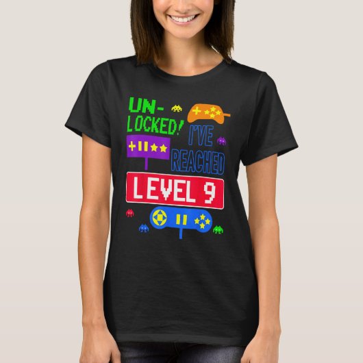 Unlocked I to Level 9 Arcade 9誕生日 Tシャツ (正面)