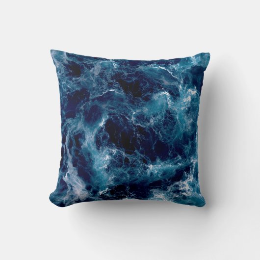Untamed Sea Churn クッション (正面)