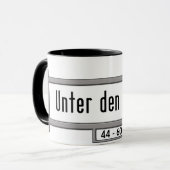 Unterの洞穴のシナノキ、ベルリンの道路標識 マグカップ (正面左)