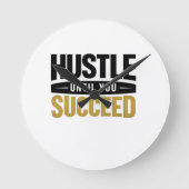 Until You Succeed – Minimal Gold Motivation Design ラウンド壁時計 (正面)