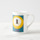 Up Close絵画 of Number Oneプールボール ボーンチャイナマグカップ (右)