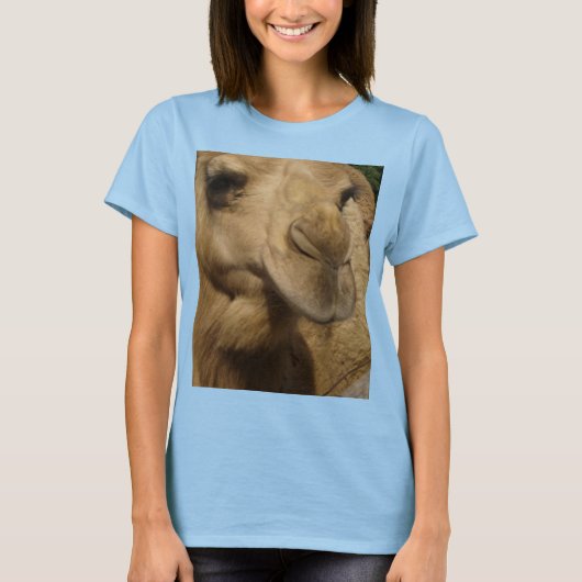 Up Close & Personal with a Camel Tシャツ (正面)