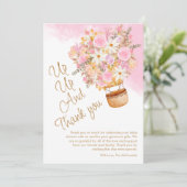 Up, Up, and – ピンク遠くにフローラバルーン赤ちゃんシャワー サンキューカード (スタンド正面)