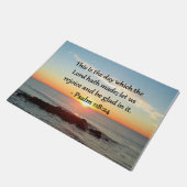 UPLIFTING PSALM 118:24サンライズフォトデザイン ドアマット (アングル)