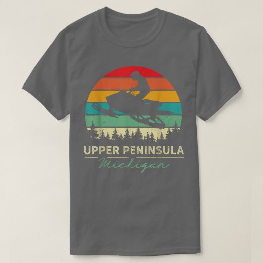 Upper Peninsula Michigan Snowmobile Riding Cool Sn Tシャツ (デザイン正面)