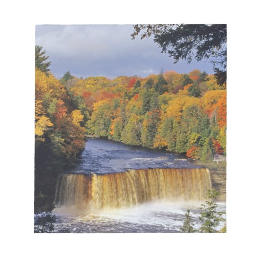 Upper Tahquamenonの秋は秋にミシガン州UPで ノートパッド (正面)