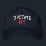 UPSTATE NY WhiteとRed on Navy Blue 刺繍入りキャップ<br><div class="desc">UPSTATE NYネイビーブルーの綿帽子に白と赤の刺繍。刺繍は、「編集デザイン」ツールボタンを選択して他の色の選択にカスタマイズ可能。メインアイテムページで色の選択を選択することもできます。</div>