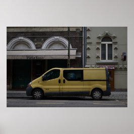 Urban Contrast: Yellow Van on Budapest City Street ポスター