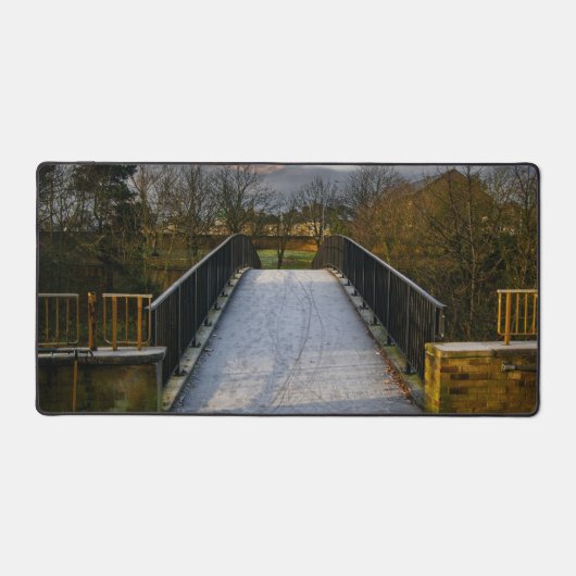 Urban Frosty Footbridge, Bradford デスクマット (正面)