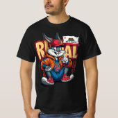Urban Hare Vibes – Streetwise Bunny in Cali Style Tシャツ (正面)