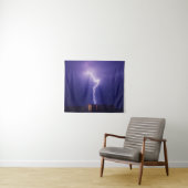 Urban Power Surge - Dynamic Lightning Bolt Over Ci タペストリー (インサイチュ(横))