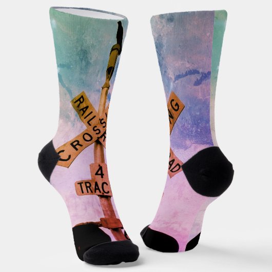 Urban Rustic Cityscape Waiting Crow Crew Socks ソックス (傾斜あり)