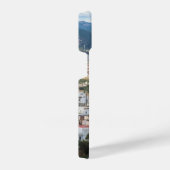 Urban Serenity Beneath the Mountains iPhoneケース (右側面)