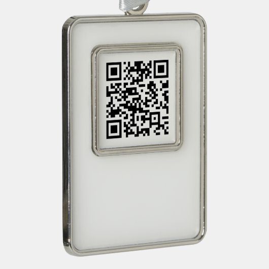 URLを入力して即座に作成されたQRコード シルバープレートフレームオーナメント (右)