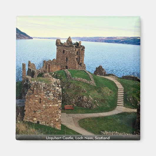 Urquhart Castle, Loch Ness, Scotland マグネット (正面)