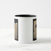 Urukからの楔形の原稿が付いているタブレット、 マグカップ (中央)