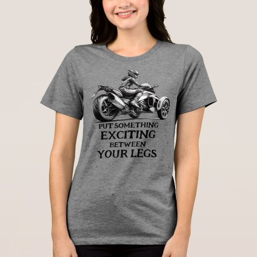 USスパイダーライダー – 何かエキサイティングなフロント トライブレンドTシャツ (正面)