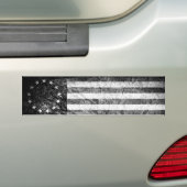 USフラグ1776、白黒 バンパーステッカー (車上)