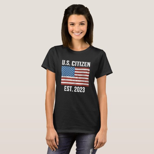 US American citizen 2023 with flag for new citizen Tシャツ (正面フル)