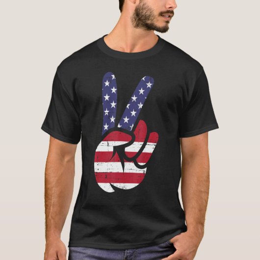 US American Flag and Patriotic Peace Sign of Hand Tシャツ (正面)