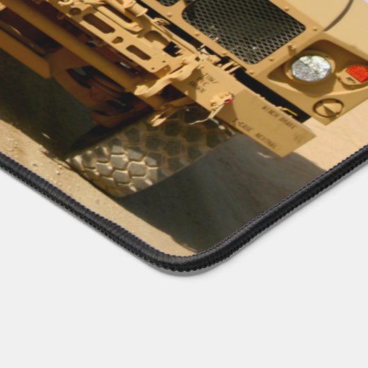 US HMMWV VS MRAP VEHICLE デスクマット (コーナー)