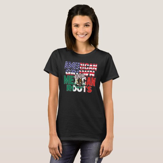 US & Mexican Flag MEXICAN ROOTS Half American Half Tシャツ (正面フル)