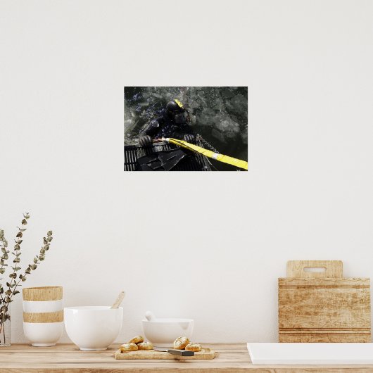 US Navy Diver gets ready to start his dive ポスター (キッチン)