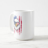 USAの国旗とアメリカのハクトウワシ グランジ コーヒーマグカップ (正面左)