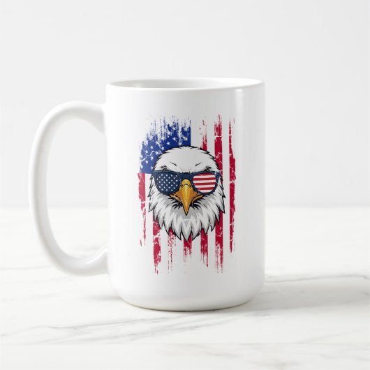 USAの国旗とアメリカのハクトウワシ グランジ コーヒーマグカップ (左)
