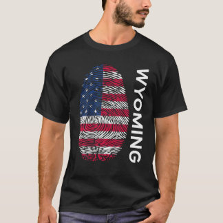 USAフラグDNA指紋州ワイオミング Tシャツ
