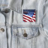 USA, ワシントン州, モーゼスレイク。上の旗の壁の壁画 缶バッジ (インサイチュ)