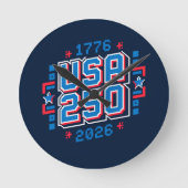 USA 250 - 1776年から2026年 ピクセルアート ラウンド壁時計 (正面)