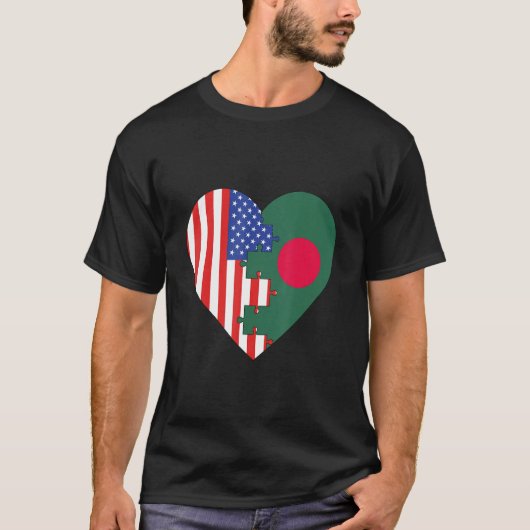 USA and Bangladesh Flags Heart Tシャツ (正面)