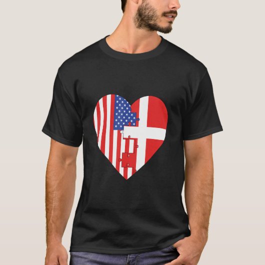 USA and Denmark Flags Heart Tシャツ (正面)