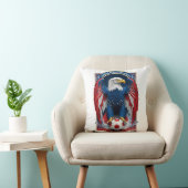 USA Bald Eagle Emblem American Flag Soccer Gift クッション (椅子)