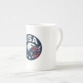 USA Eagle Roundel — Aggressive Sports Emblem ボーンチャイナマグカップ (正面右)