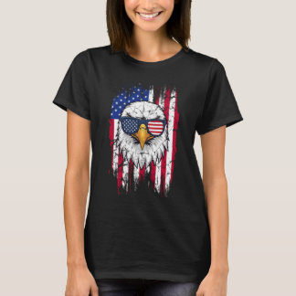 USA Flag And American Bald Eagle Grunge Tシャツ