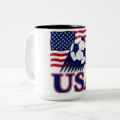 USA Flag & Soccer Ball Two-Tone Mug – Patriotic Sp ツートーンマグカップ (正面左)
