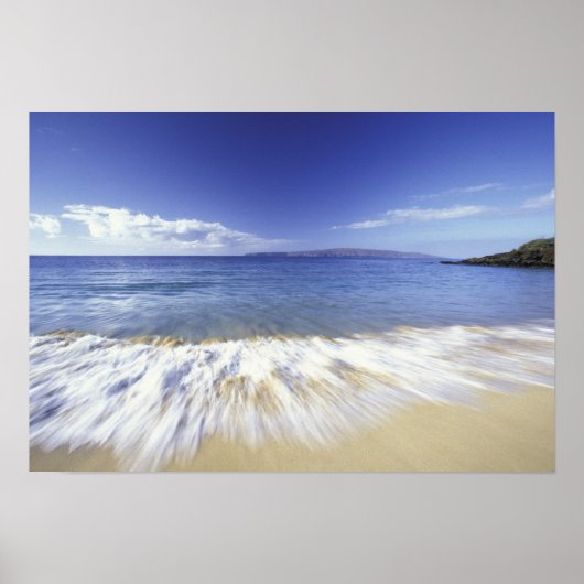 USA, Hawaii, Maui, Surf coming in to Makena ポスター (正面)
