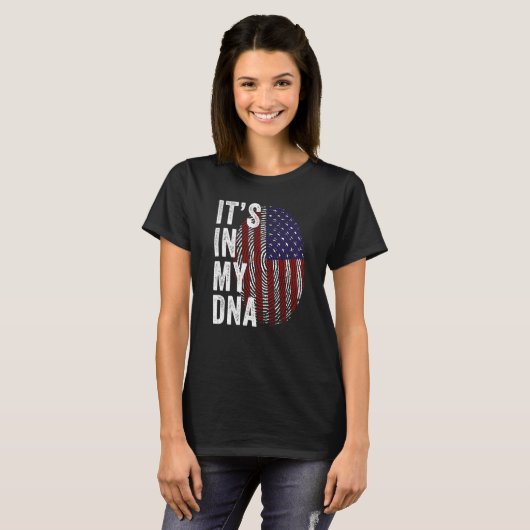 USA It's In My DNA Cute American Fingerprint Ameri Tシャツ (正面フル)
