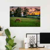 USA, Lexington, Kentucky. Lone horse at sunset ポスター (ホームオフィス)