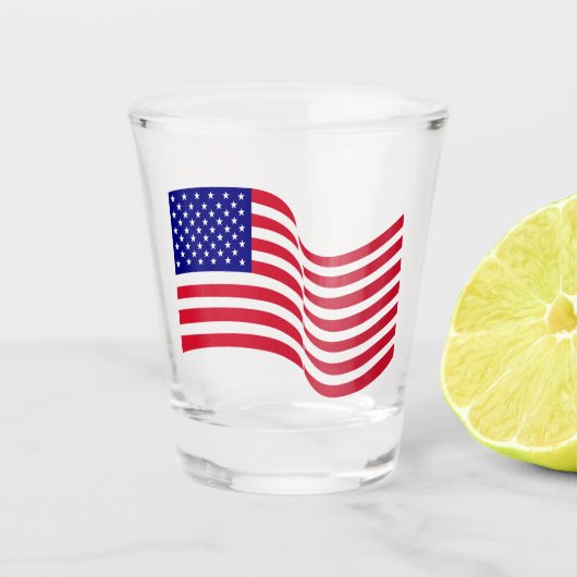 USA Waving Flag Patriotic Design ショットグラス (正面)