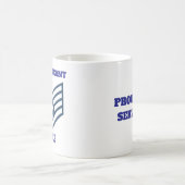 USAFスタッフが誇らしげにコーヒーマグを出した コーヒーマグカップ (中央)