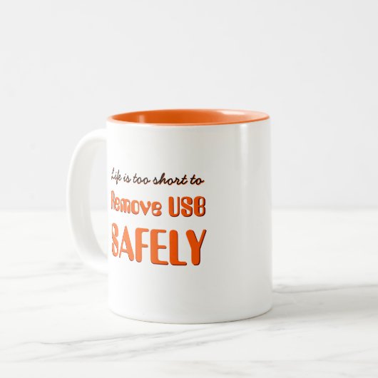 USBを安全に取り外すには寿命が短おもしろいすぎる ツートーンマグカップ (正面左)