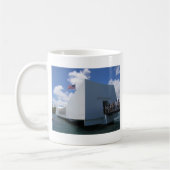 USSアリゾナの記念物 コーヒーマグカップ (左)