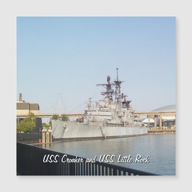 USSクローカーとUSSリトルロック (正面)