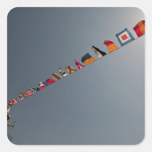 USS硫黄島のデッキには旗が立っている スクエアシール (正面)