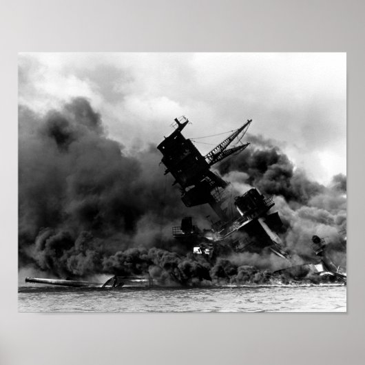 USS Arizona Burning In Pearl Harbor ポスター (正面)