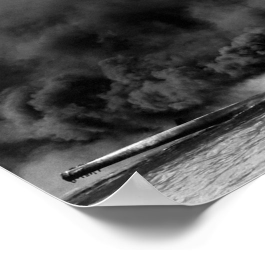 USS Arizona Burning In Pearl Harbor ポスター (角)