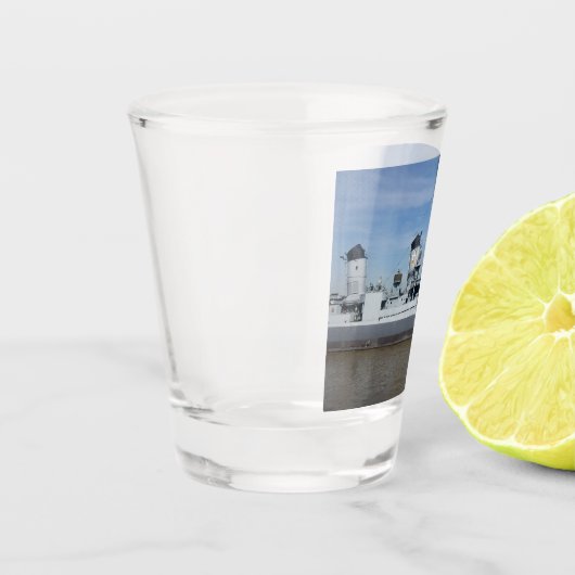 USS KIDD DD 661 ショットグラス (左)